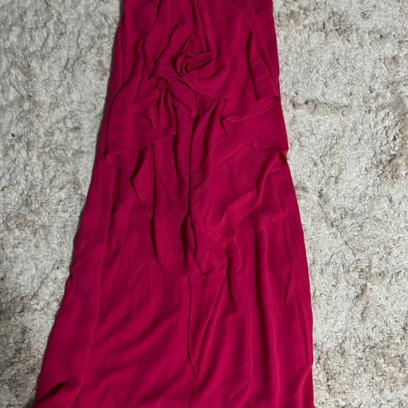 Short cocktail dress with ruffle - Picture 2 of 2